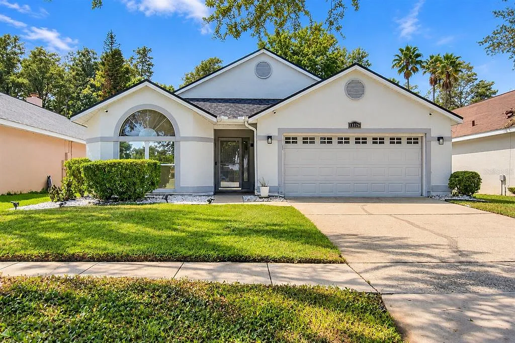 3 bed, 2.0 bath, 1652 sqft, $3,300 — Photo 1