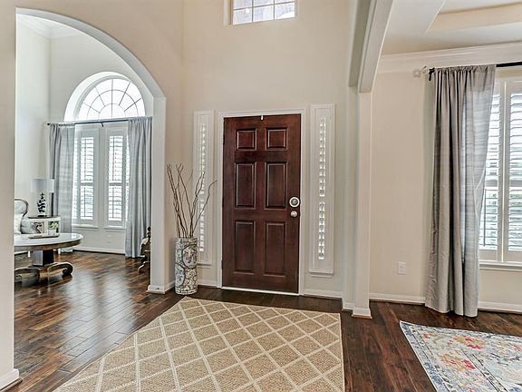 4th image of 28634 Pleasant Forest Dr