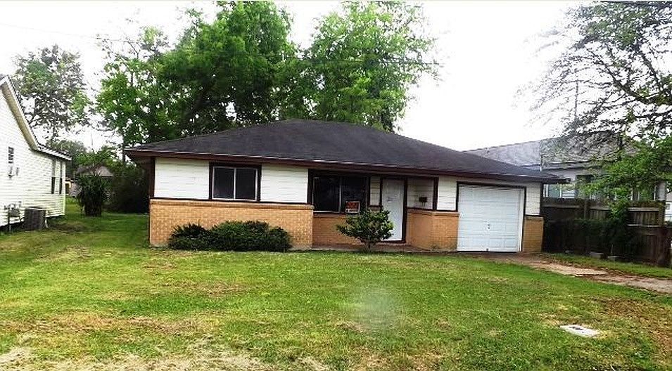 1st image of 3185 Dorothy Ave