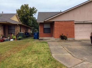 211 Barrett Pl, Edmond, OK 73003