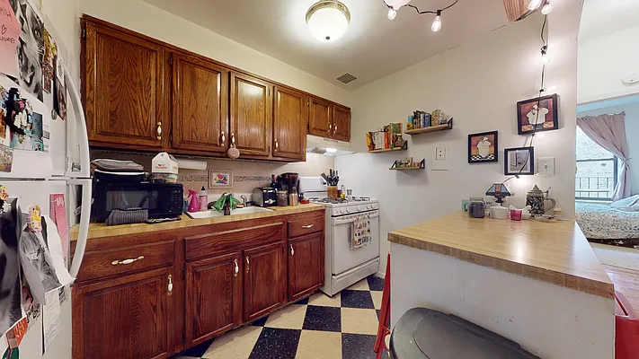 Rented by Bond New York | media 19