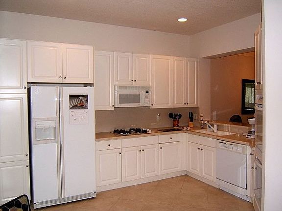 4th image of 707 Cable Beach Ln