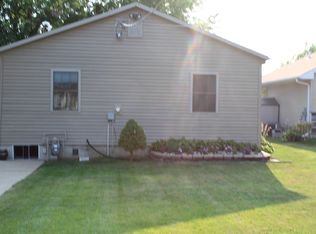 339 Lakeshore Dr, Mccook Lake, SD 57049