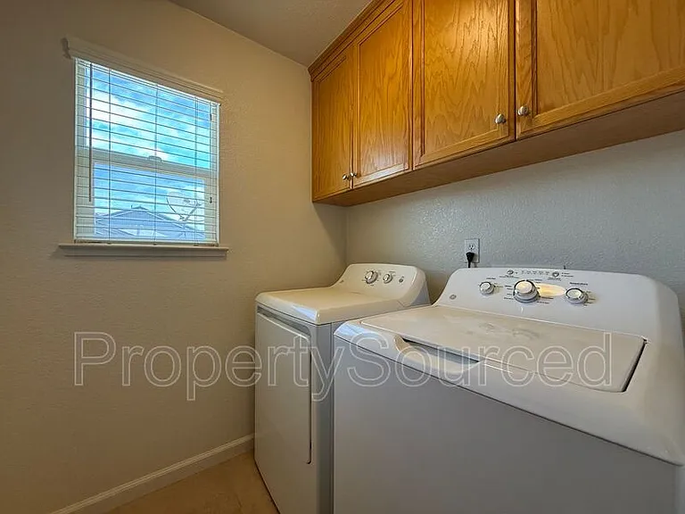 1688 Gathering Ln — Photo 46