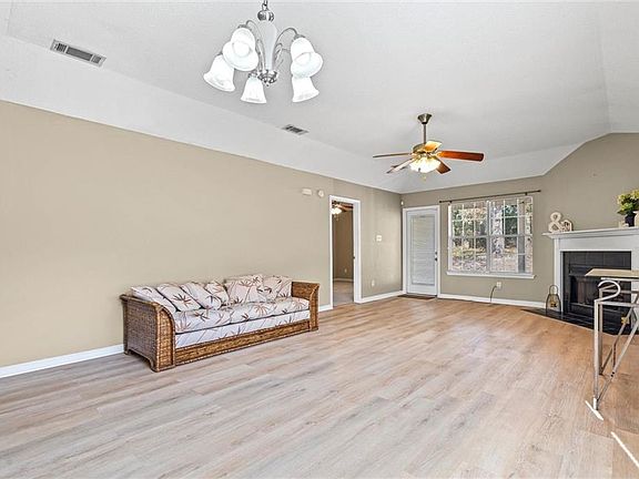 4th image of 4636 Saint Charles Ct