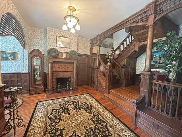 209 Madison St — Photo 4