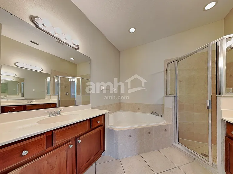 1619 Lakelet Loop — Photo 8