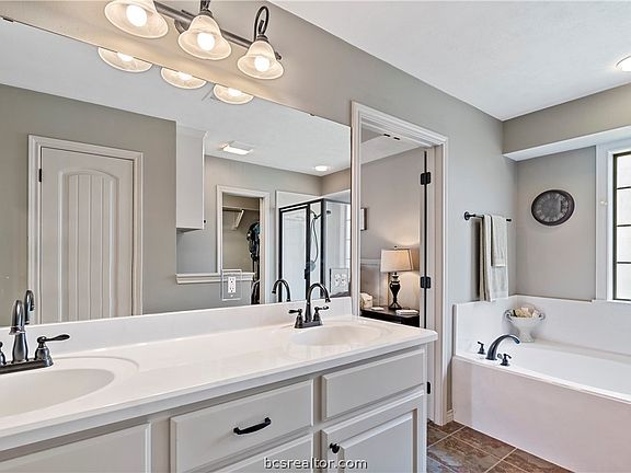 4th image of 3902 Latinne Ln