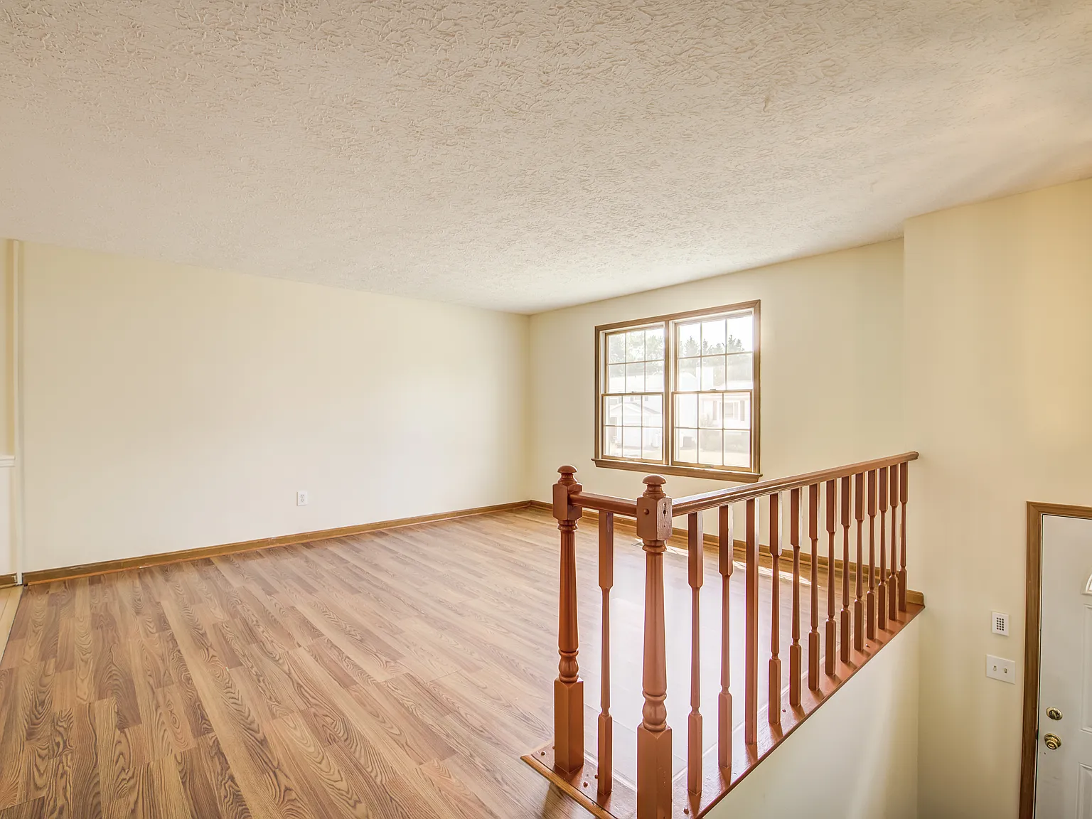 4 bed, 2003 sqft, $2,900 — Photo 3
