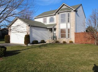 19 Juli Ct, South Elgin, IL 60177