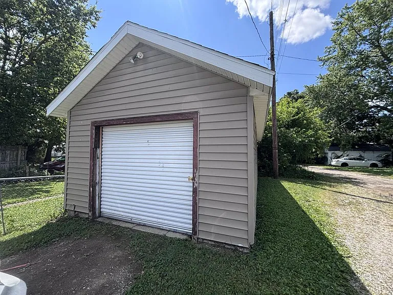 1917 S Elliott St — Photo 14