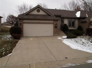 8621 N Chatham Cir, Kansas City, MO 64154
