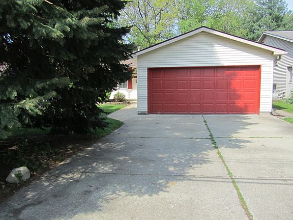 3rd image of 1360 Farmridge Ave