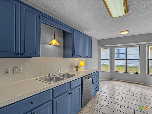 4th image of 2804 Kim Dr