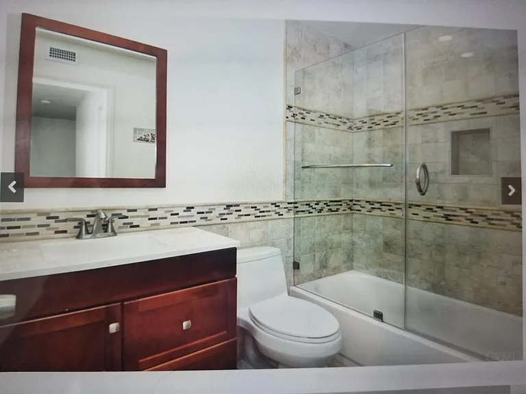 17 Oldwood Ct — Photo 1