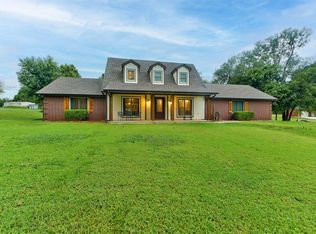 319 E Cedar Dr, Tuttle, OK 73089