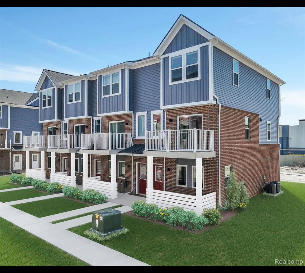 2 bed, 1327 sqft, $2,700 — Photo 1
