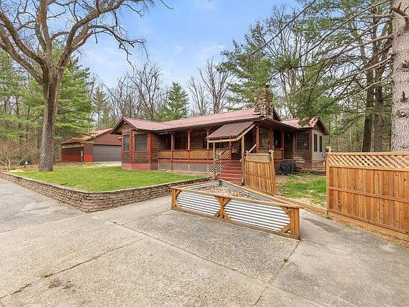 4th image of 8462 Loveless Dr