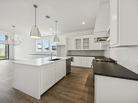7th image of this home