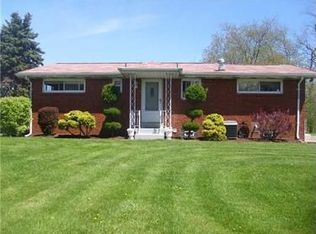 120 Holiday Dr, West Mifflin, PA 15122