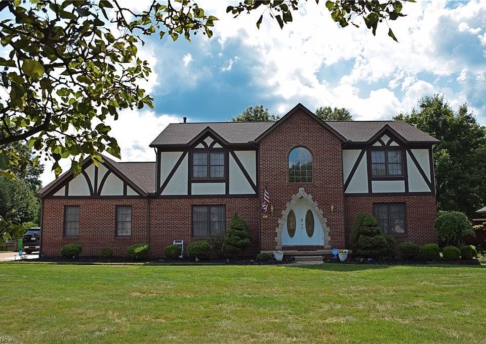 1st image of 457 Aintree Dr