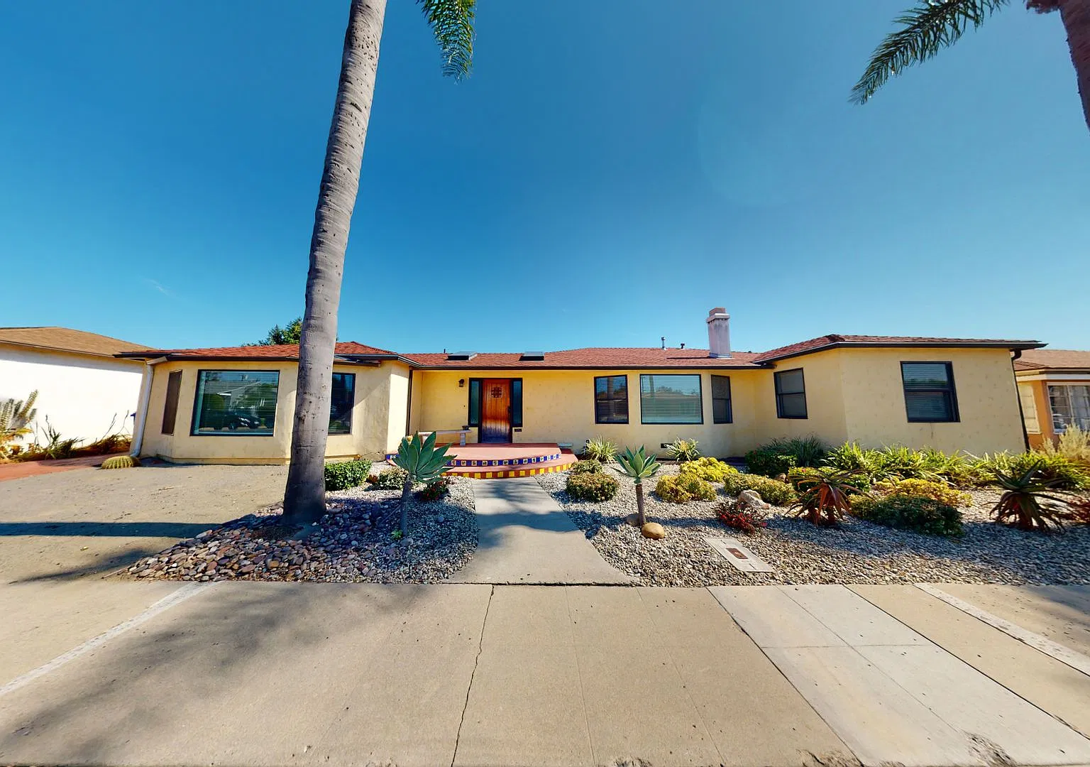 Large House!! Large Bedrooms!! Great patio space!! — Photo 1