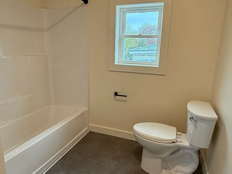 116 Pearl St #4 — Photo 3