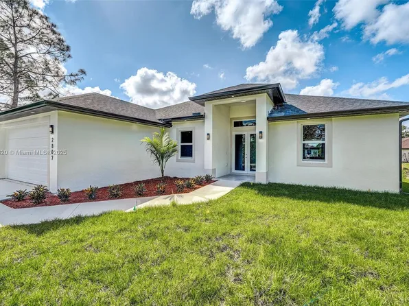 2807 40th St W, Lehigh Acres, FL 33971