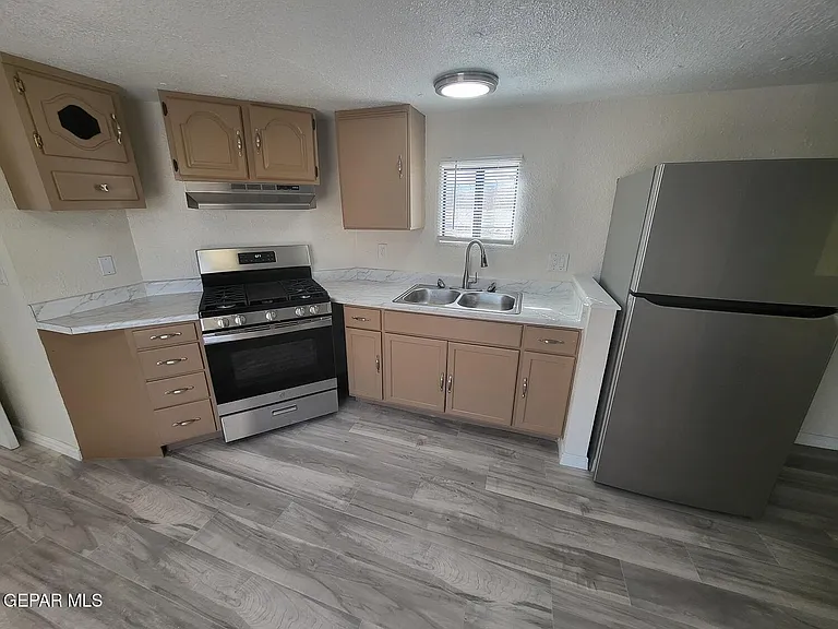 7143 N Loop Dr #E — Photo 3