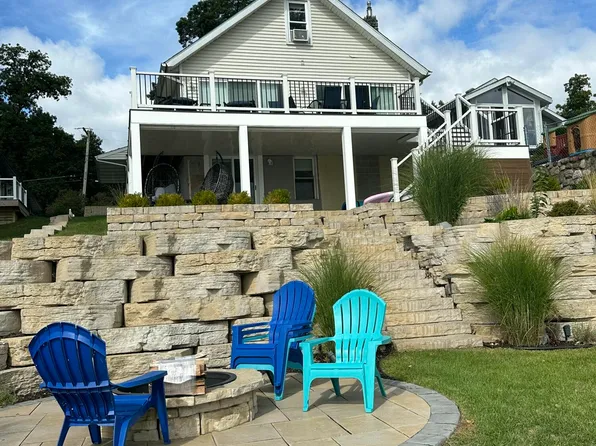 9913 Woodlawn Dr, Portage, MI 49002