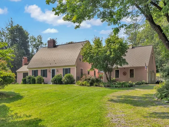 6 Little Pond Rd, Merrimac, MA 01860
