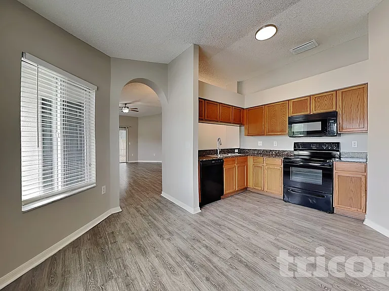 11759 Lynmoor Dr — Photo 5