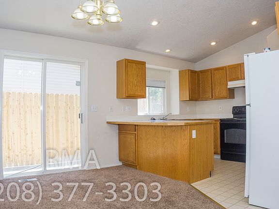 3rd image of 1901 Terrace Dr