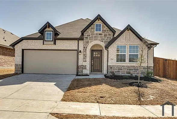 204 Rosewood Dr — Photo 1