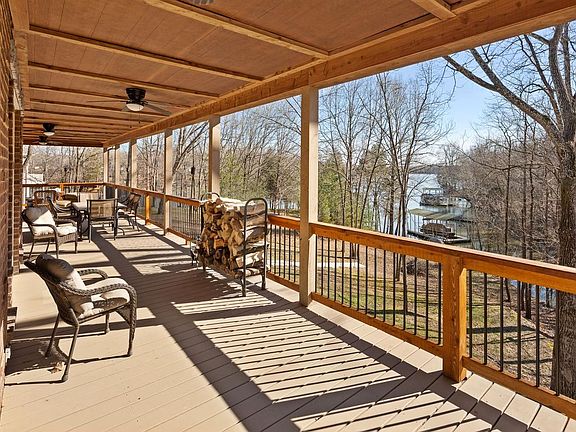 4th image of 162 Hidden Cove Ct