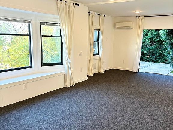 4th image of 598 W Laurel St #5