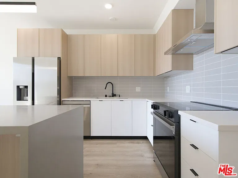 5657 Virginia Ave #302 — Photo 4