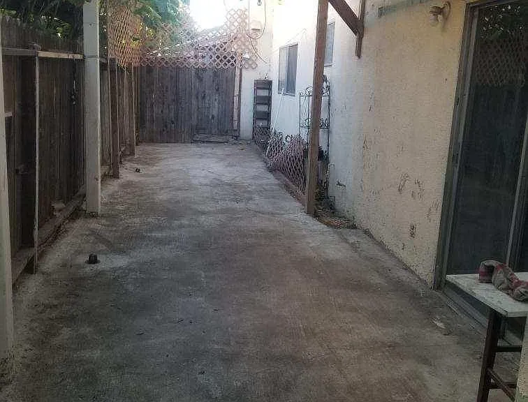 W Del Monte Dr — Photo 4