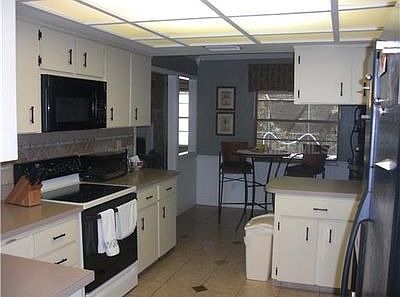 3rd image of 4543 Hillman Ln