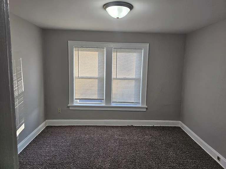 989 E 15th Ave — Photo 10