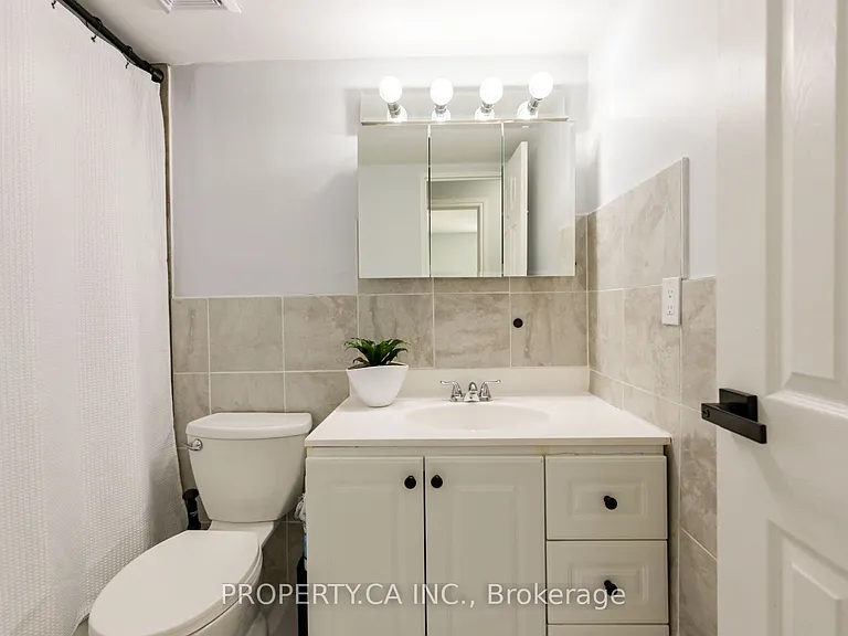 60 Pavane Linkway #207 — Photo 11