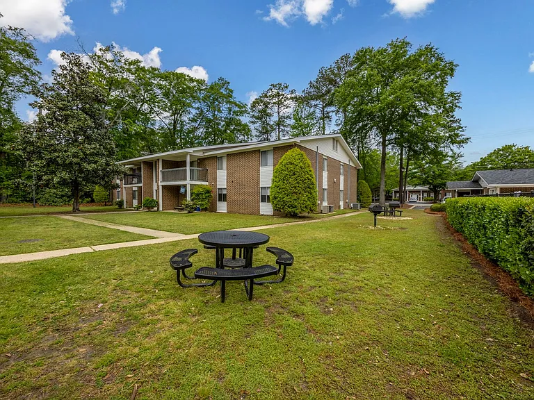 Landmark Woods Apartment Homes — Photo 17