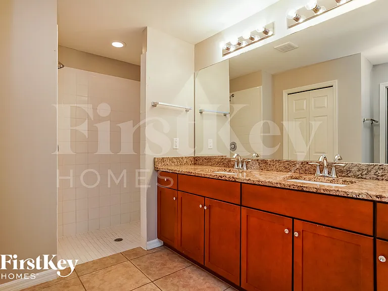 3032 NW 6th Ave — Photo 9