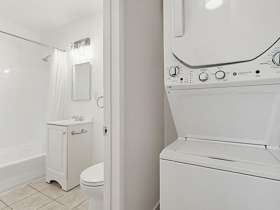 4th image of 6629 S Crenshaw Blvd #15