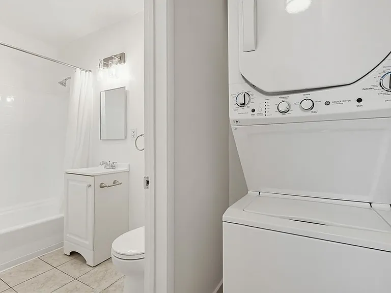 6629 S Crenshaw Blvd #15 — Photo 4
