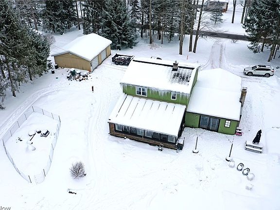 3rd image of 4251 Wayne Rd