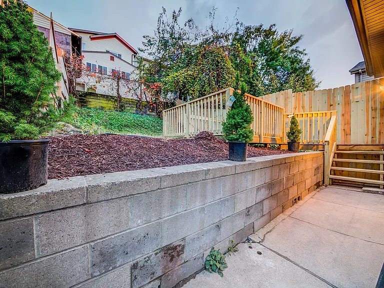 33 Southern Ave — Photo 9