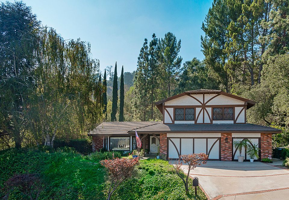 1st image of 1090 Linda Glen Dr