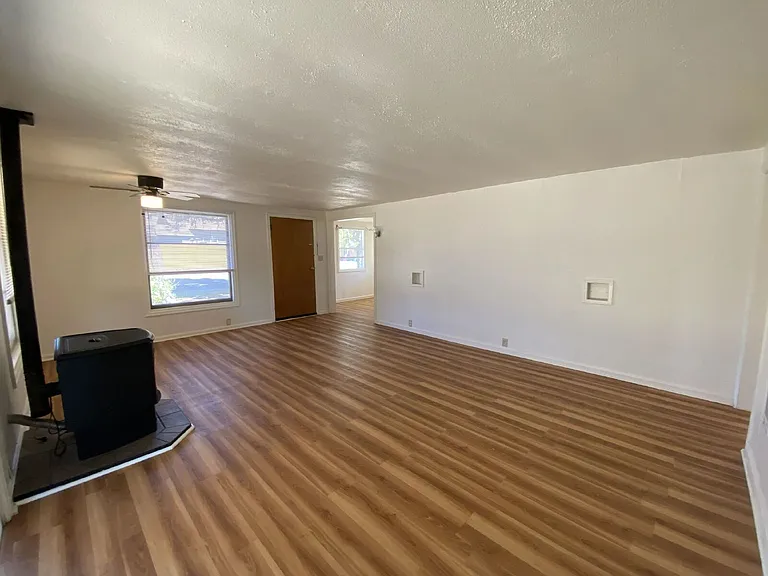 710 W Broccoli St — Photo 15