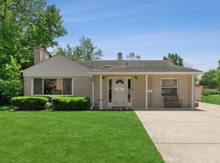 2811 Mayfield Dr, Park Ridge, IL 60068